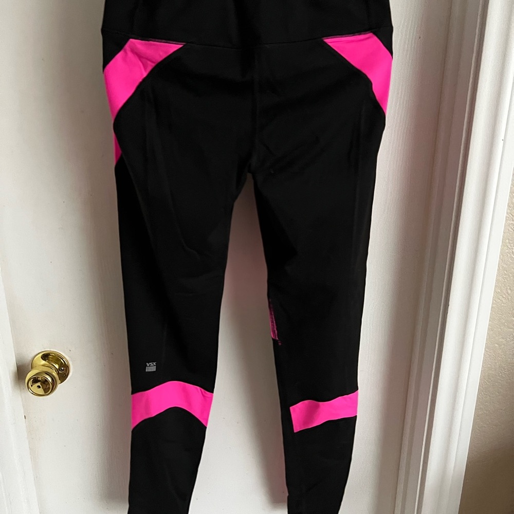 Victoria Secret black and pink workout bottom. Medium.